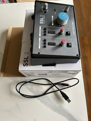 Tarjeta de sonido SSL 2 (Solid State Logic)