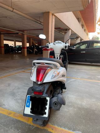 Yamaha Delight 115 CC Scooter Blanca