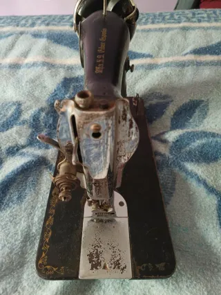 Máquina de coser antigua Alfa S.A. España