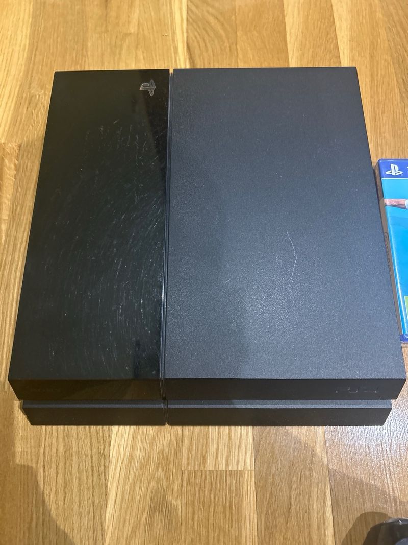 PS4 (PlayStation 4) + 2 Mandos + FIFA 19 afbeelding 2