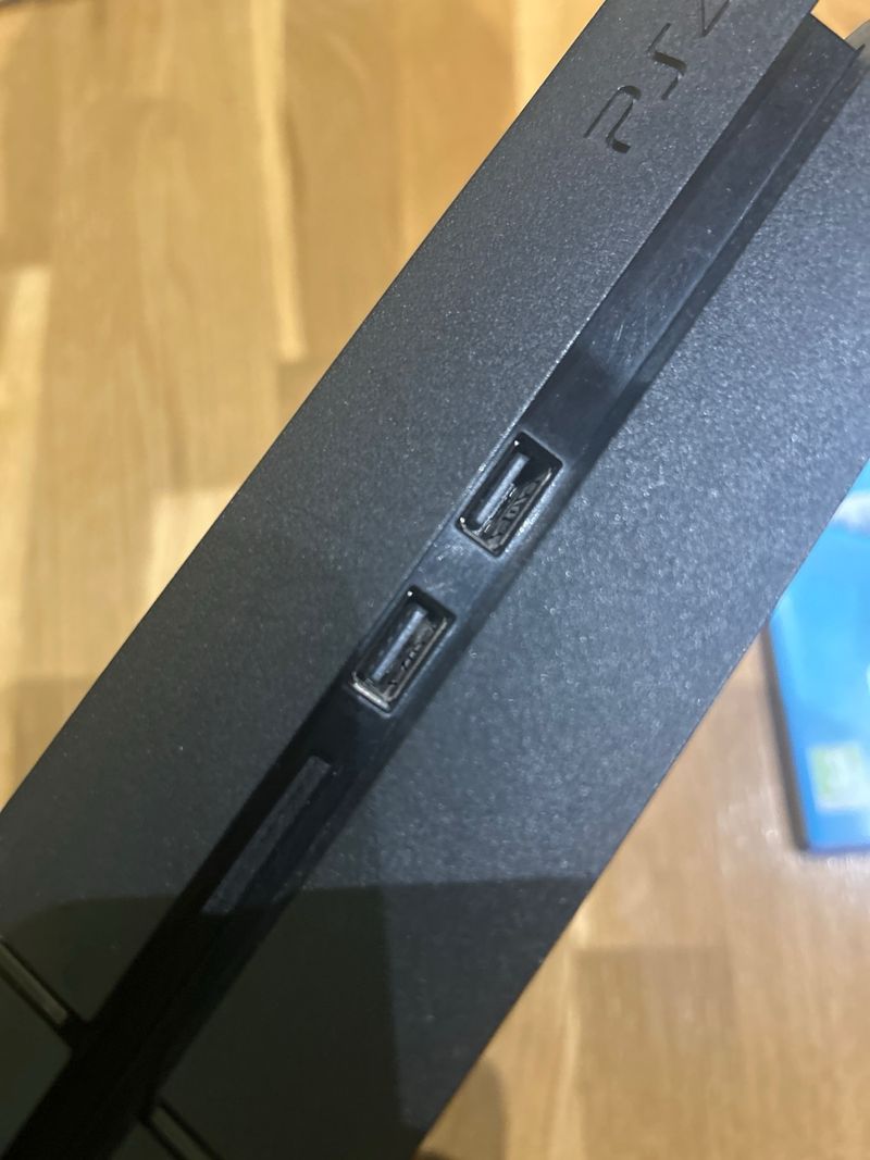 PS4 (PlayStation 4) + 2 Mandos + FIFA 19 afbeelding 3