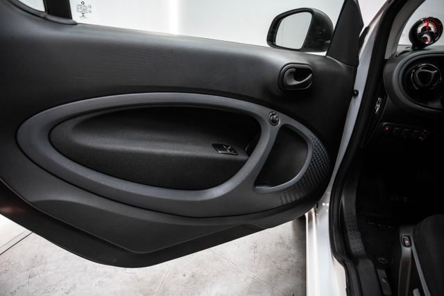 SMART fortwo 60kW81CV EQ coupe