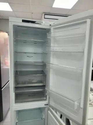 Nevera Marca 2.m garantía + entrega