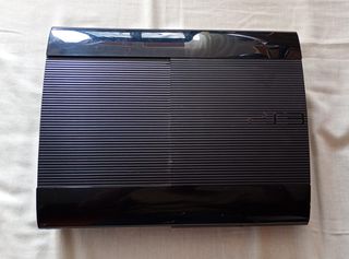 Consola PS3 120GB con mando y cables
