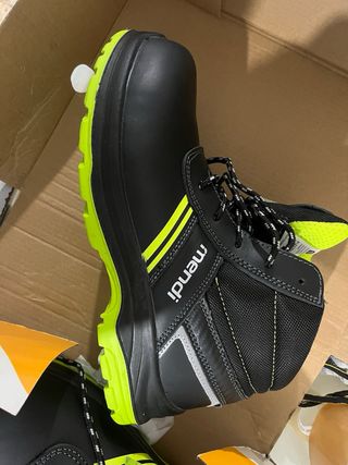 Zapatos de seguridad Mendi negros y verdes