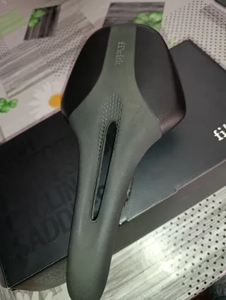 Sillín Fizik Luce R1 Carbon Mujer