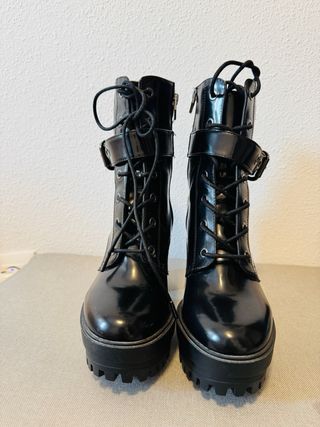 Botines plataforma Pull and Bear negros