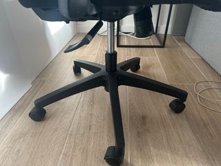 Silla de escritorio ergonómica negra