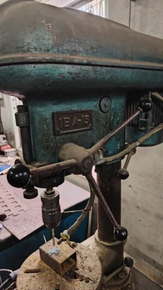 Taladro de pie industrial