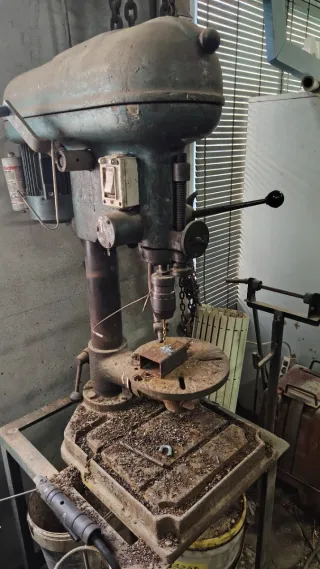 Taladro de pie industrial