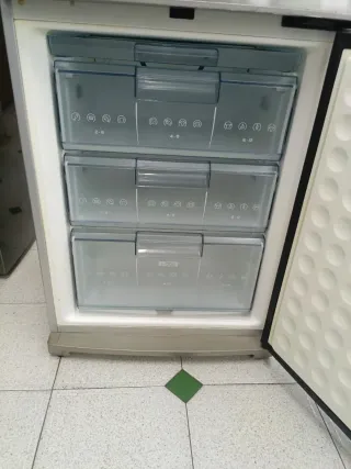 Nevera marca Balay 200/60cm con garantia transport