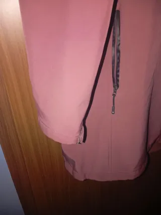 Chaqueta impermeable rosa talla XL