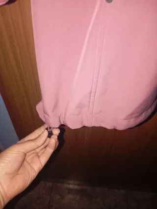 Chaqueta impermeable rosa talla XL