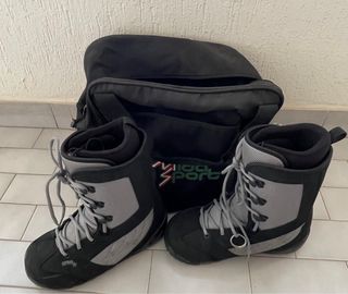 Scarponi Snowboard Taglia 42 + Sacca