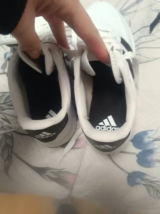 Zapatillas Adidas Blancas y Negras