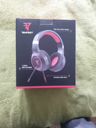 Tempest GHS100 Striker Cascos Gaming RGB