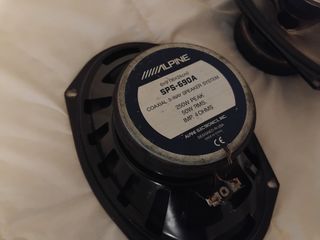 Altavoces Alpine Ovalados.