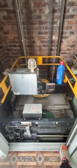 Tecnico en mantenimiento de ascensores