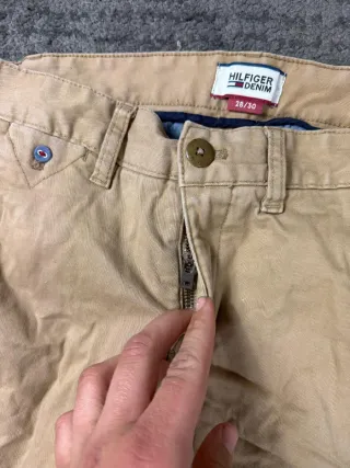 ¡¡OFERTA! Talla M Pantalones Tommy Hilfiger Marrón