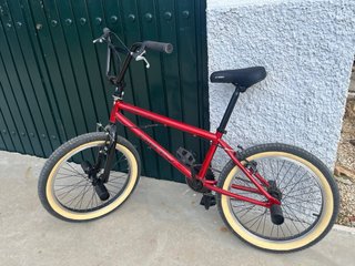 Bicicleta BMX Fit Bike Co. Urban Fun Roja