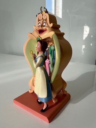 Adorno Disney Bella y Armario.