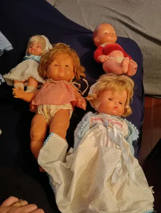 Set di bambole antiche