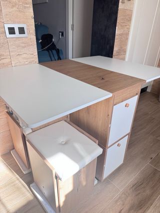 Mesa plegable con 4 taburetes