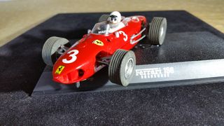 Ferrari 156 F1 - Scalextric com urna