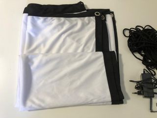 Proyector full HD 1080p con pantalla 120" y mando