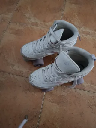 Patines blancos para niña