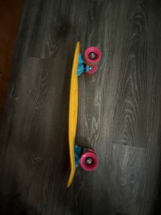 Monopatín amarillo Maui