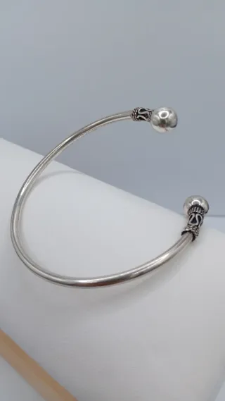 Pulsera rígida flexible de plata