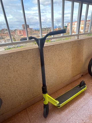 Patinete freestyle amarillo y negro