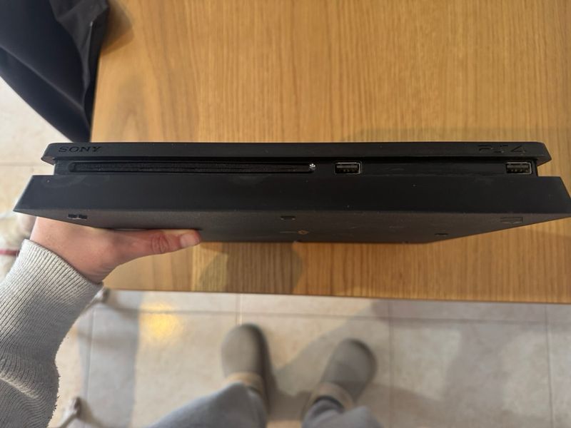 PS4 (PlayStation 4) Slim + Mando Negro/Azul afbeelding 2