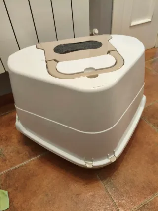 Arenero Esquinero Cerrado para Gatos