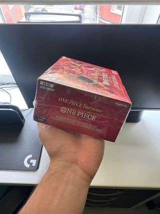 EB-03 Heroines Caja Sellada con esquina tocada