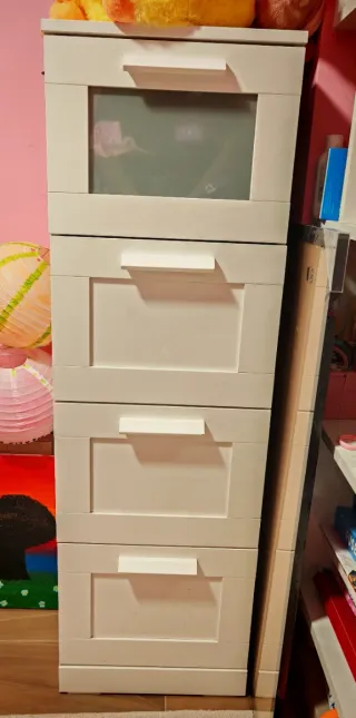 Ikea Brimnes. Cómoda 4 cajones blanco/vidrio