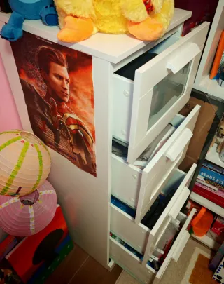 Ikea Brimnes. Cómoda 4 cajones blanco/vidrio