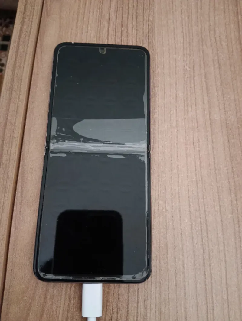 Samsung Galaxy Z Flip4 Morado afbeelding 2