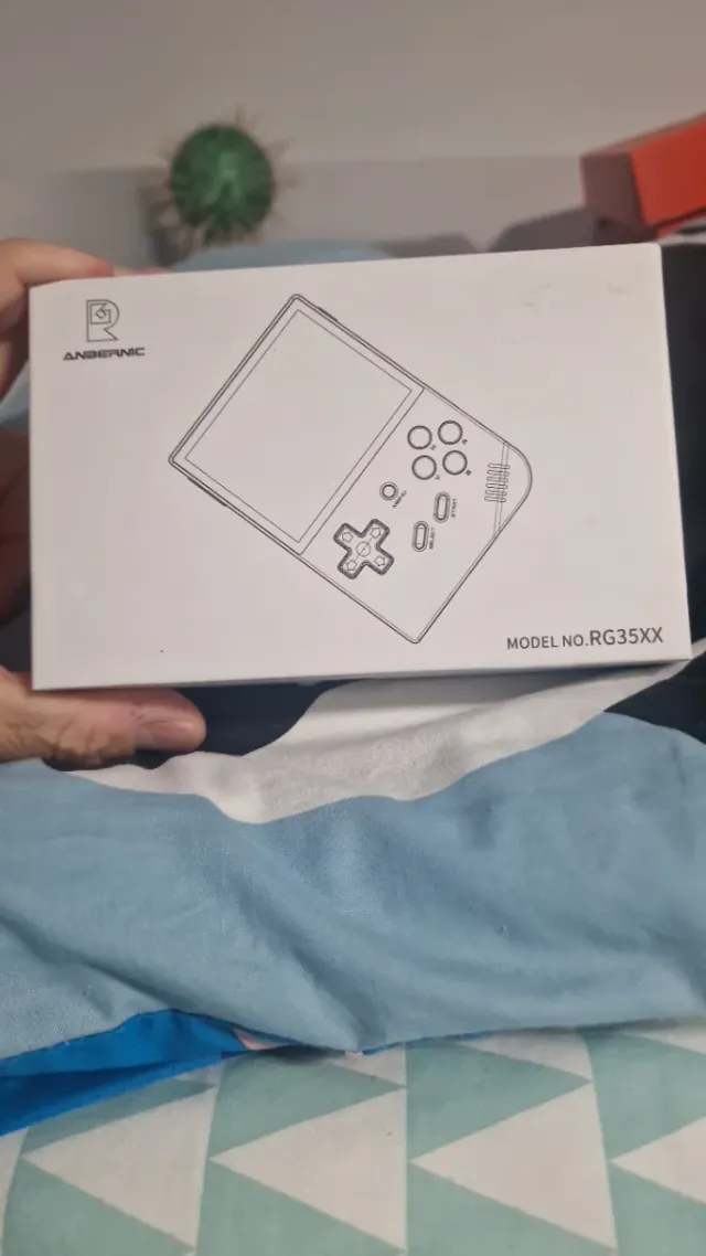 Anbernic RG35XX + trajeta sd con muchos juegos