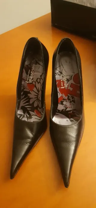 Zapatos de tacón de aguja negros