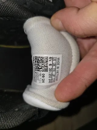 Zapatillas Adidas niño negras y blancas