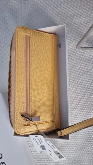 Monedero Cartera Grande Guess Amarillo