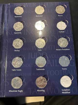Álbum monedas conmemorativas 50 Peniques Deportes