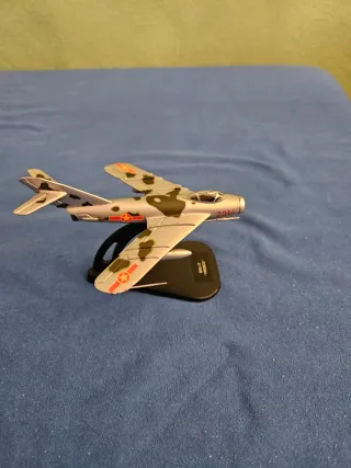 Modellino Aereo MiG-17 Fresco
