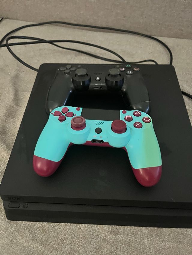 Consola PS4 500 GB + 2 Mandos