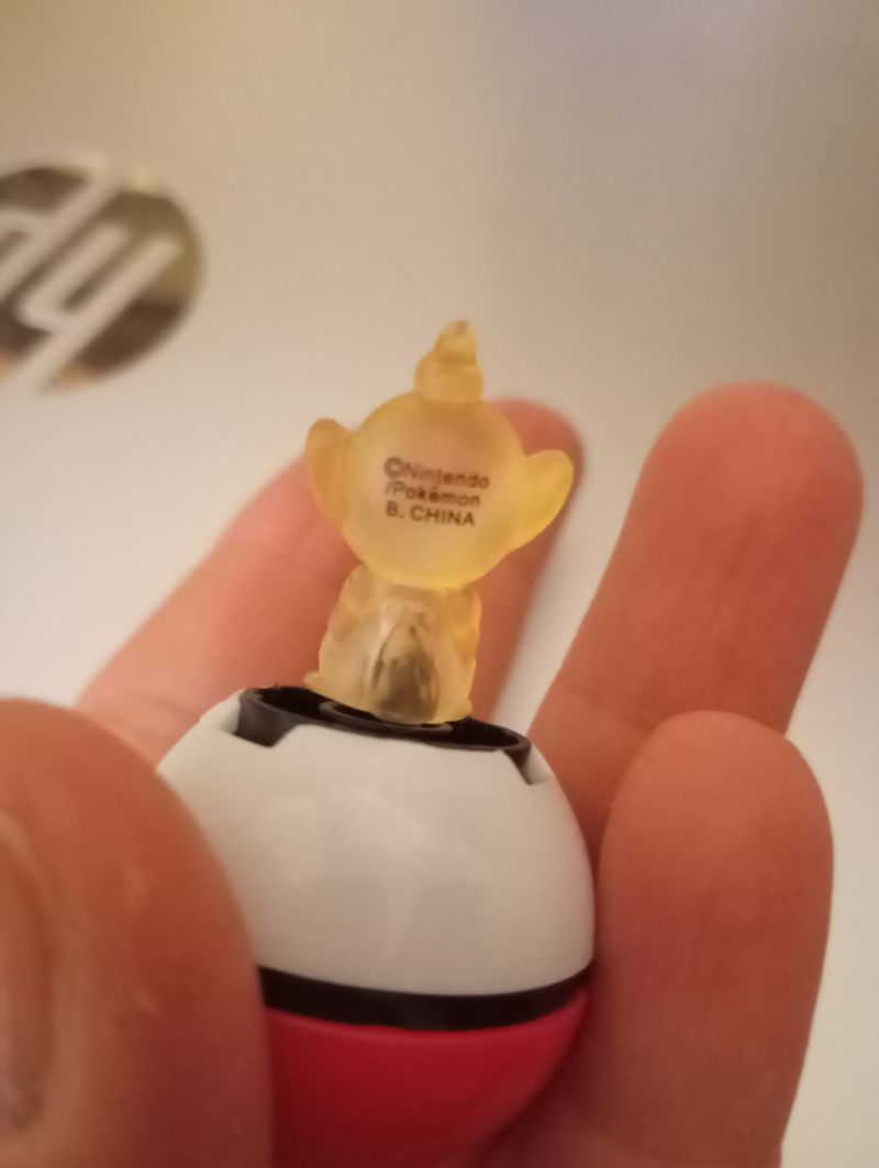 Muñeco Pokémon con Pokeball Nintendo afbeelding 3