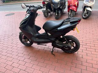 Yamaha Aerox Negra