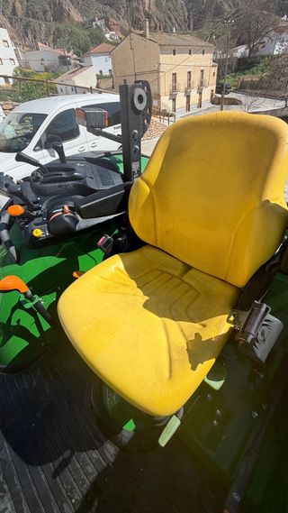 Tractor John Deere 5085 M - 1978 Horas