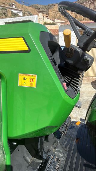 Tractor John Deere 5085 M - 1978 Horas